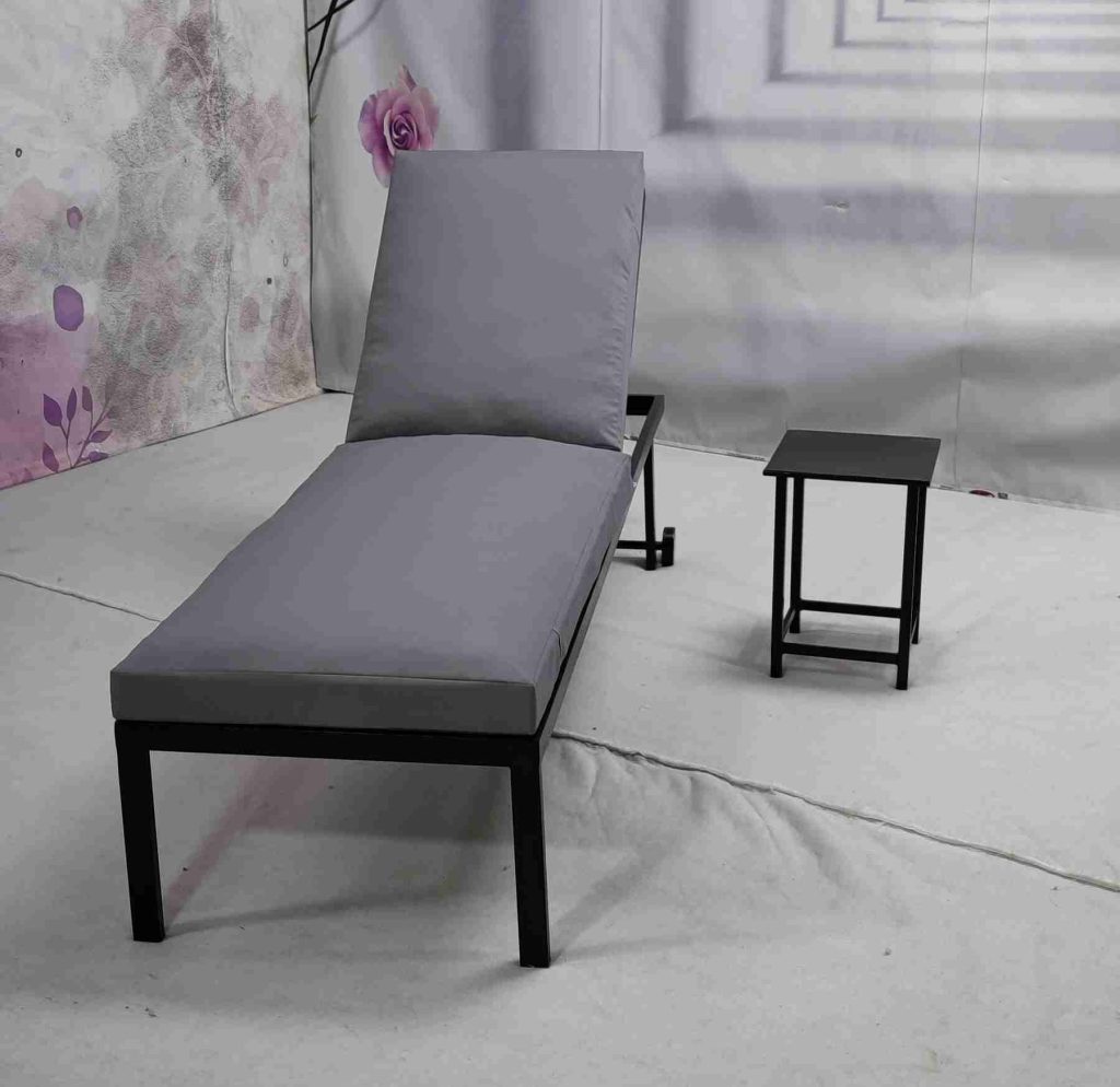 صندلی کنار استخری ویلاسازه